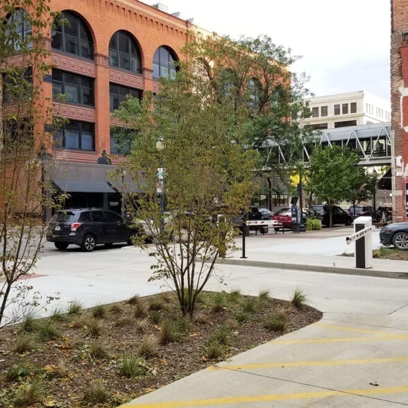 UFG Pocket Park Cedar Rapids, Iowa GreenBlue Urban